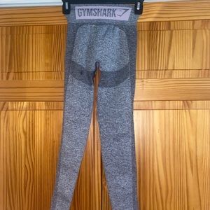 Gym shark leggings